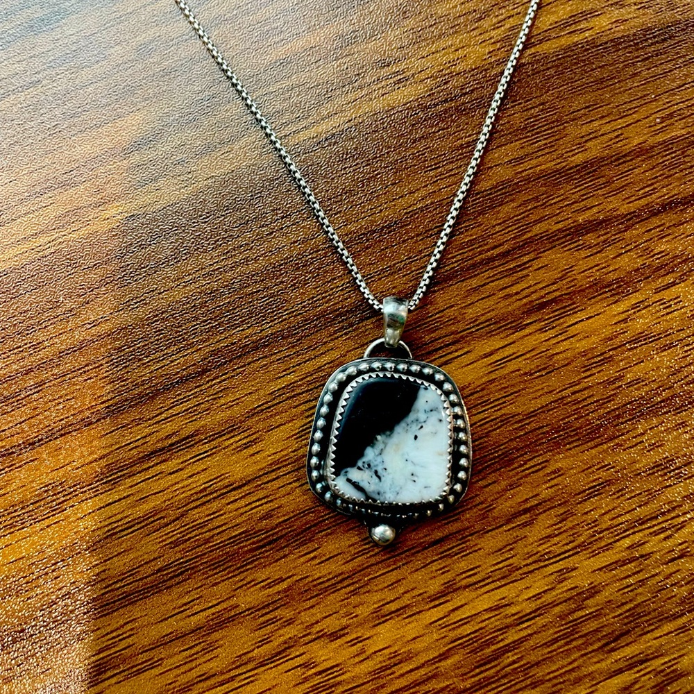 White buffalo turquoise silver necklace 🤍🖤🤍